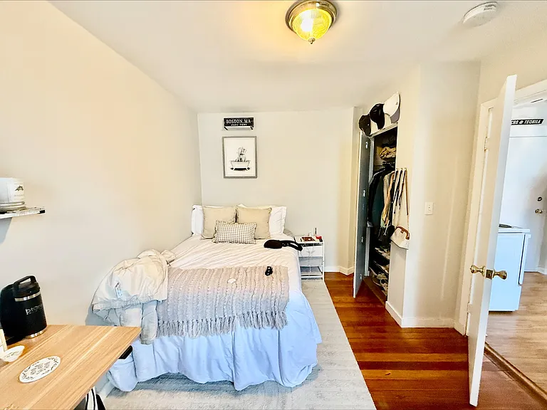 212 Hanover St #2 — Photo 9