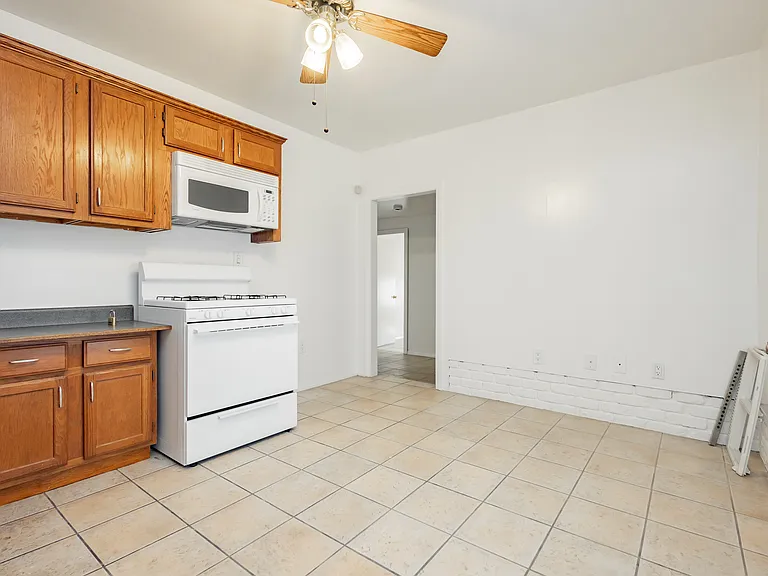 3969 Manford Cir — Photo 3