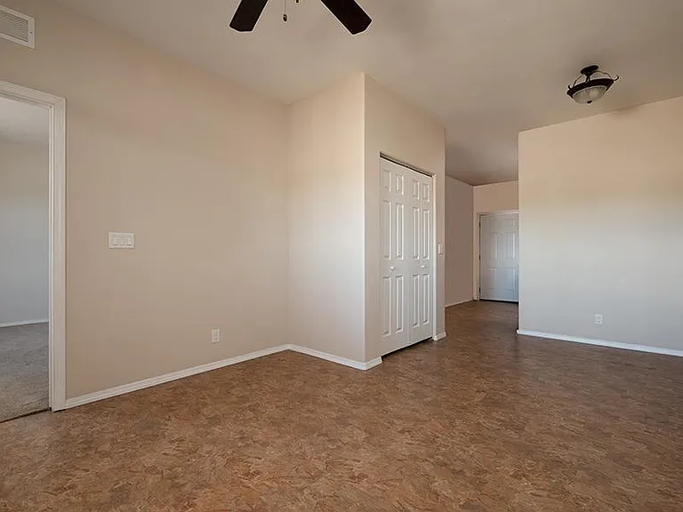 Living Room|2-Bedroom 2-Bathroom Apartment Homes | Coronado Townhomes