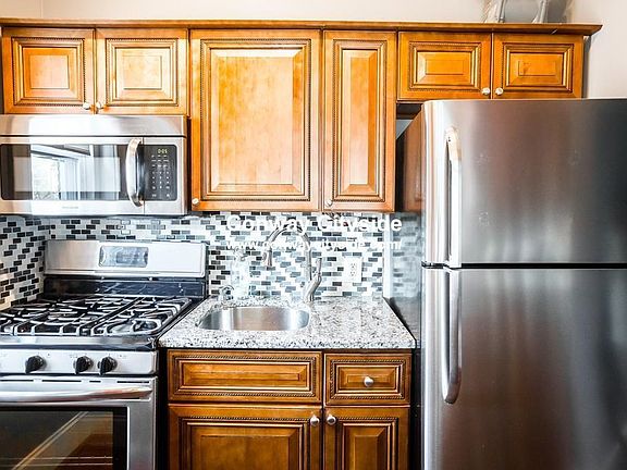 3rd image of 1331 Commonwealth Ave #18