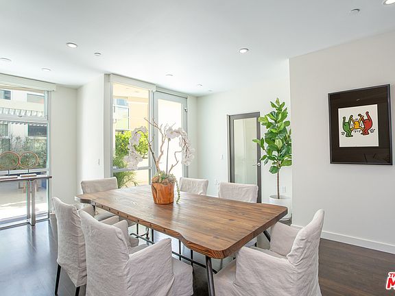 4th image of 125 Pacific St APT 3