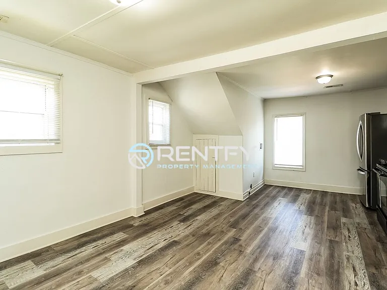 303 E Ingle St #B — Photo 2