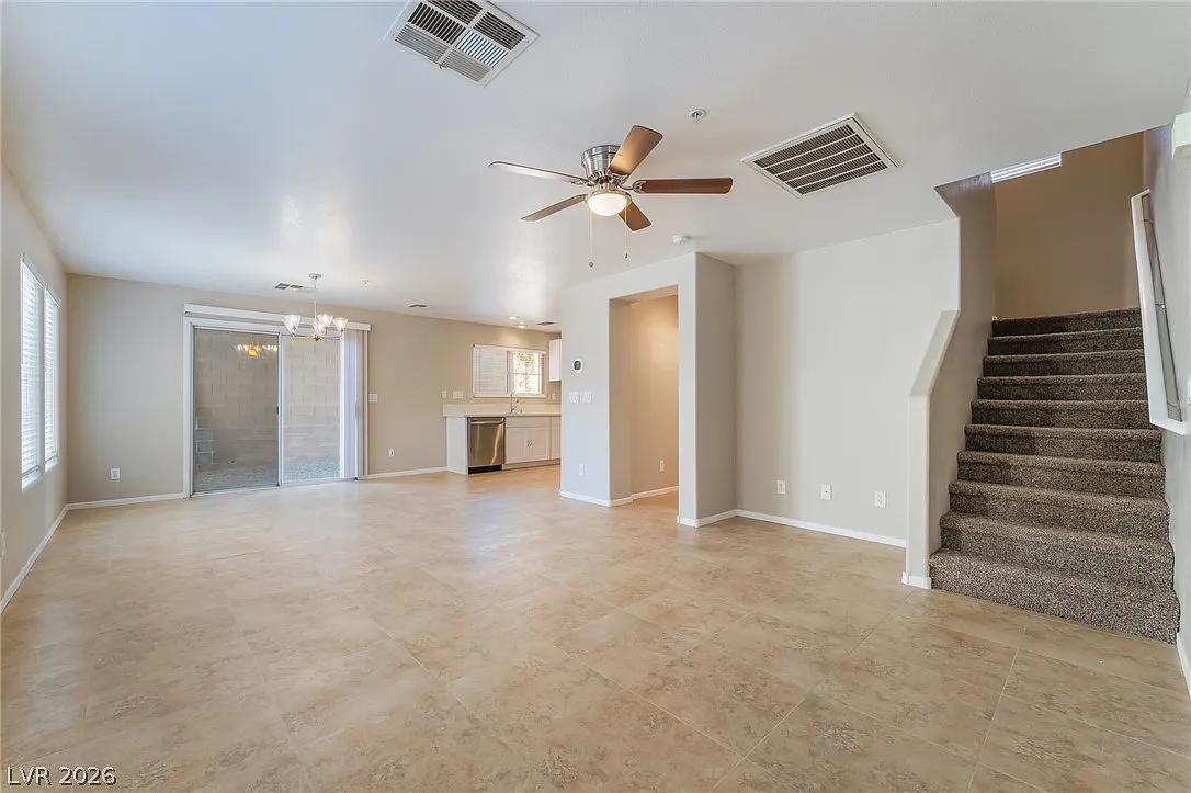 3 bed, 2.5 bath, 1577 sqft, $2,070 — Photo 3
