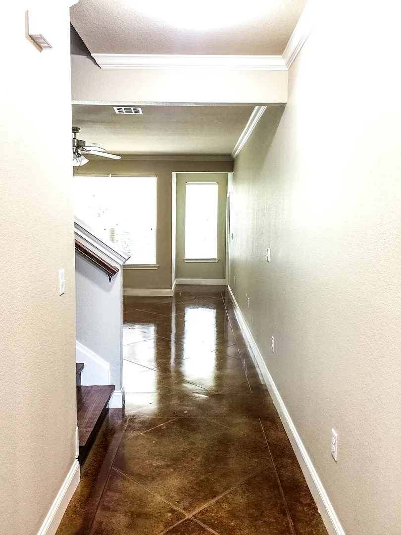 Townhome — Photo 2