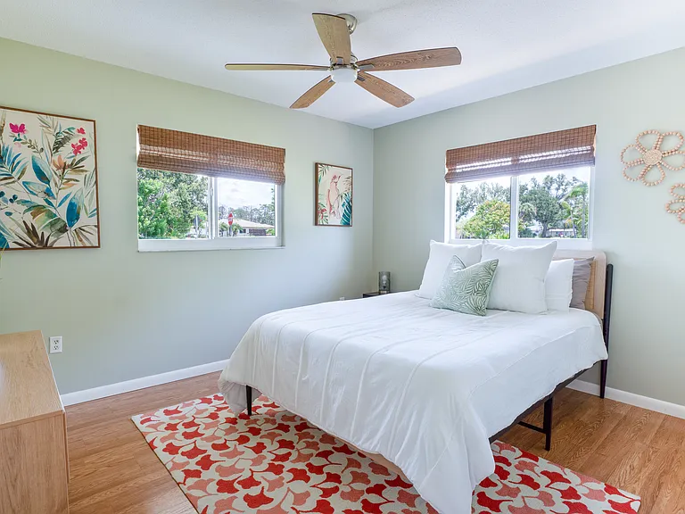 1105 Caples St — Photo 11