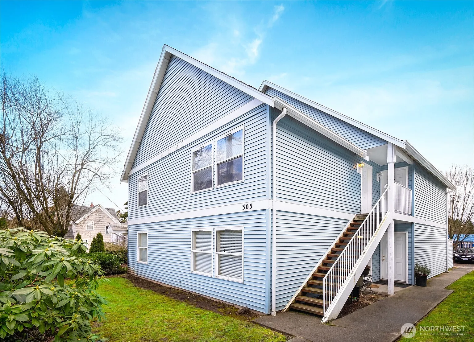 305 6TH STREET photo 1