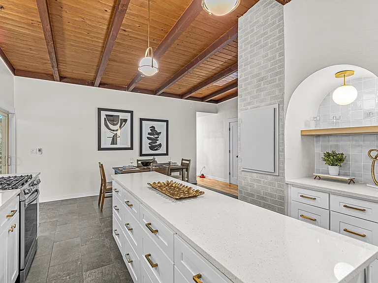 810 Glendale Ave — Photo 13