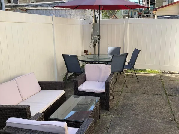 8 S Richards Ave, Ventnor, NJ 08406