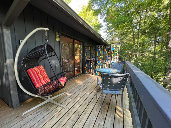 3 Hy Vu Dr, Asheville, NC 28804