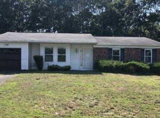 20 Evelyn Ct, Manorville, NY 11949