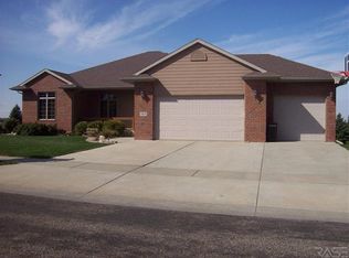 1608 W Wicklow Ln, Sioux Falls, SD 57108