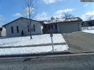 281 Paris Dr, Youngstown, OH 44515