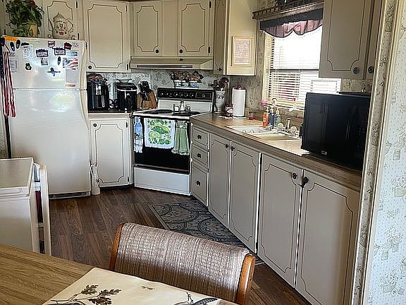 4th image of 1731 Bloom Dr