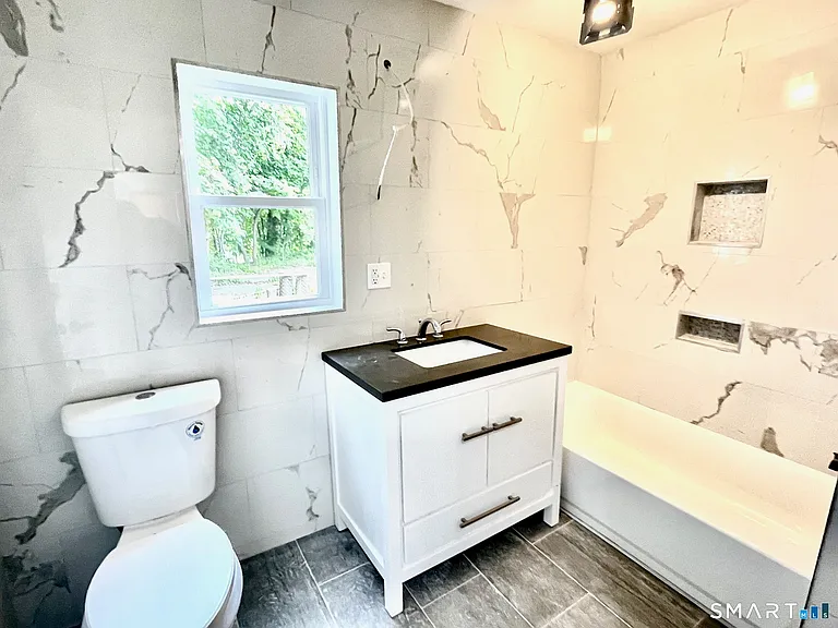 32 Lester St #2 — Photo 9