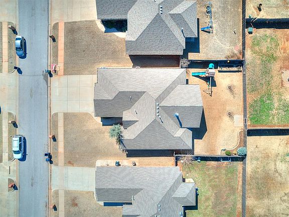 5th image of 717 Tall Grass Dr