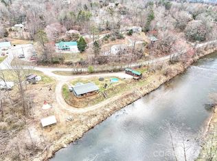522 N River Rd, Sylva, NC 28779
