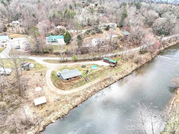 522 N River Rd, Sylva, NC 28779