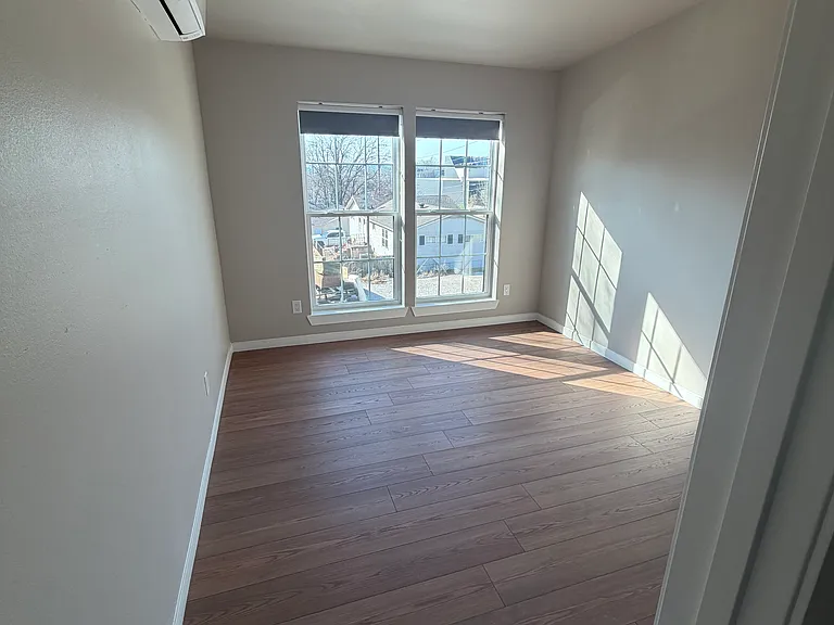 833 W Stone St #C — Photo 14