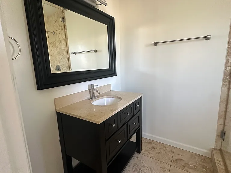 1421 Amherst Ave #5 — Photo 12