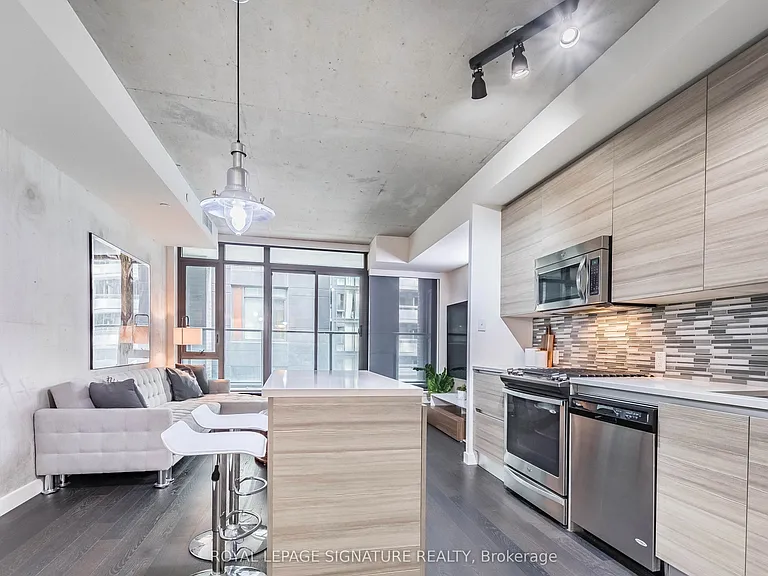 111 Bathurst St #318 — Photo 6