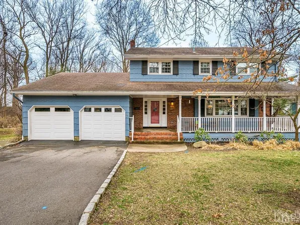 13 Burr Dr, Metuchen, NJ 08840