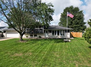 9049 Victor Ave, Jenison, MI 49428