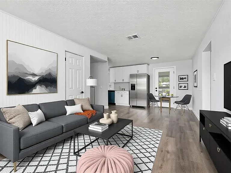 603 Conrad Dr — Photo 2