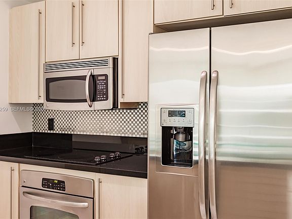 4th image of 1111 SW 1st Ave APT 3216