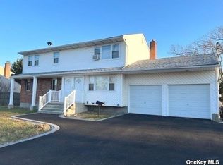 6 Roland Dr, West Babylon, NY 11704