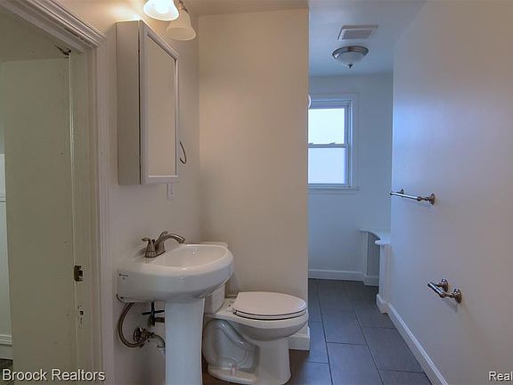 5th image of 4191 Farner Ave Unit 3