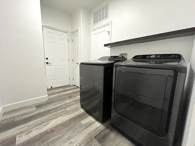2203 Portola St — Photo 13