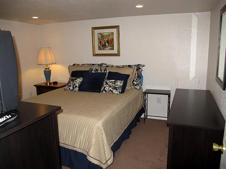 2207 Court St #B — Photo 6