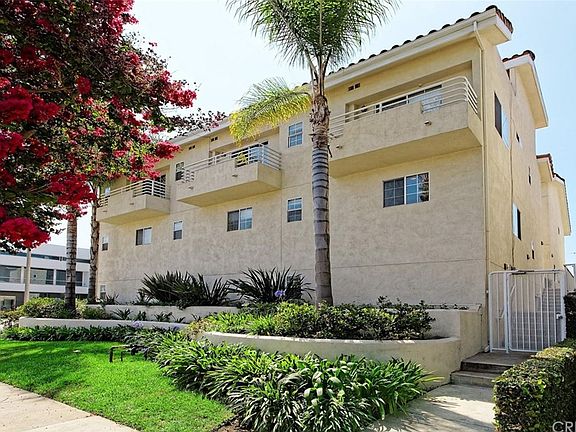 2nd image of 11536 Burbank Blvd Unit 106