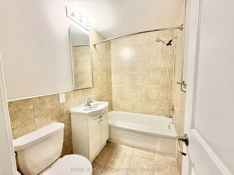 15 33rd St #112 — Photo 5