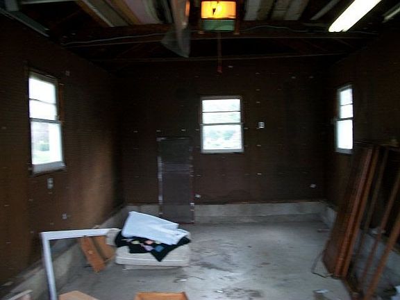 3rd image of 73 N Lincoln St