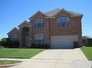 10501 Elk Hollow Dr, Fort Worth, TX 76140