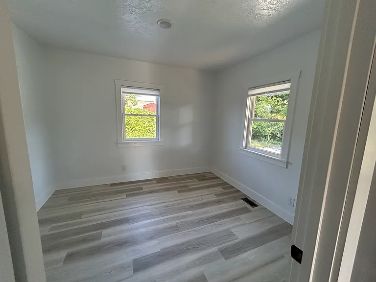 7327 Clearhaven St NE — Photo 25