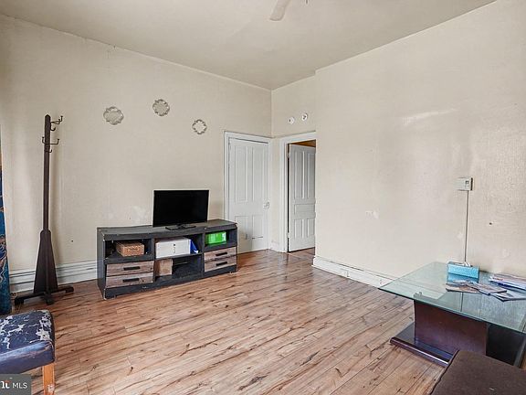 4th image of 78 & 80 E Pomfret St