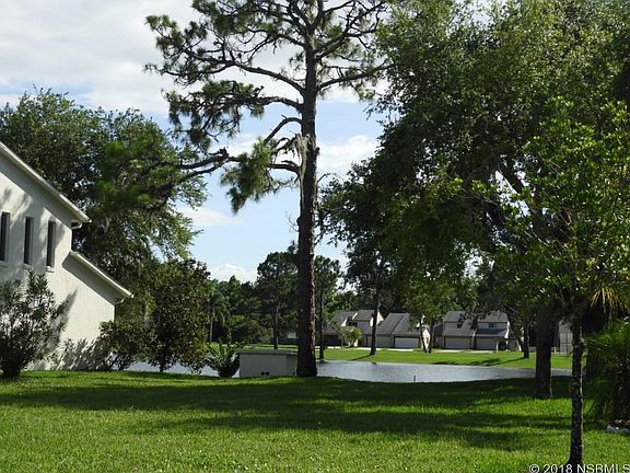 2nd image of 305 Windhaven Ln