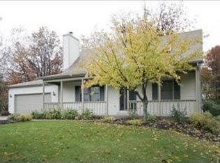 815 Vineyard Dr, Lawton, MI 49065