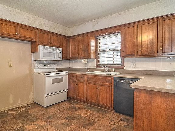5th image of 1009 S Palmer Dr