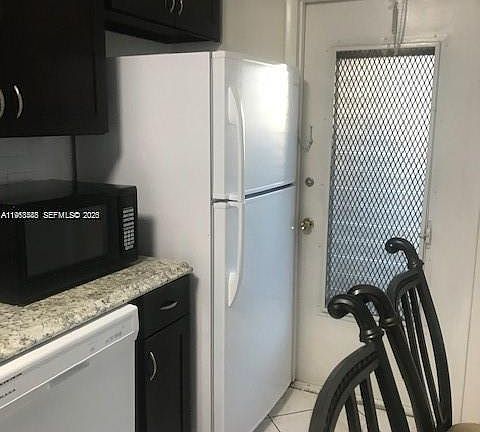 3rd image of 1420 Atlantic Shores Blvd APT 126
