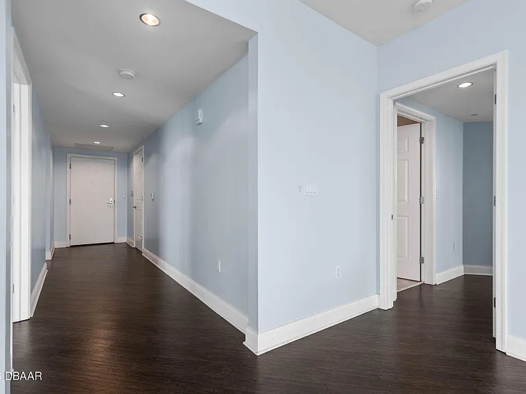 241 Riverside Dr #1710 — Photo 21