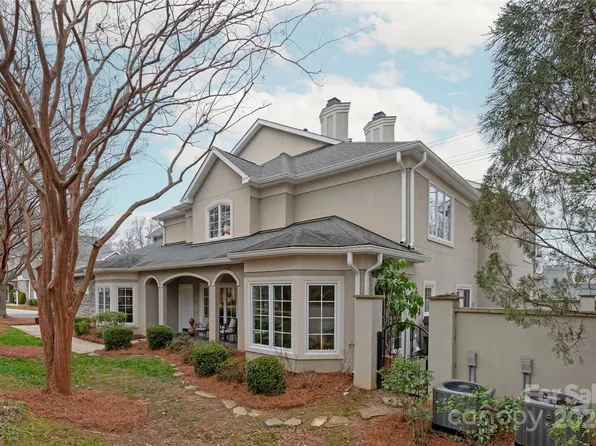 3416 Royal Crest Dr, Charlotte, NC 28210