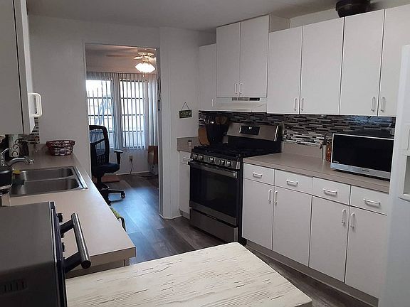 4th image of 161 Plantation Ave