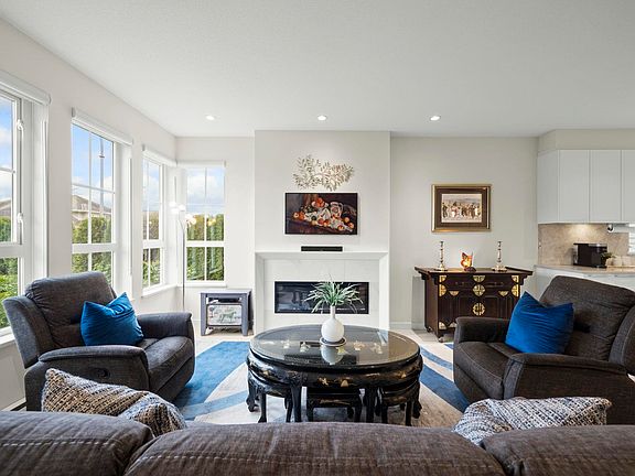 5th image of 5311 Admiral Way #113