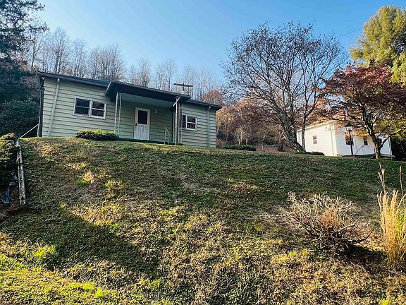 2nd image of 62 Newcastle Ln