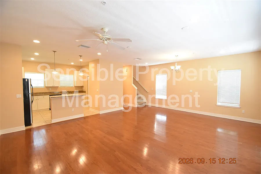 3 bed, 3.5 bath, 1913 sqft, $2,650 — Photo 3