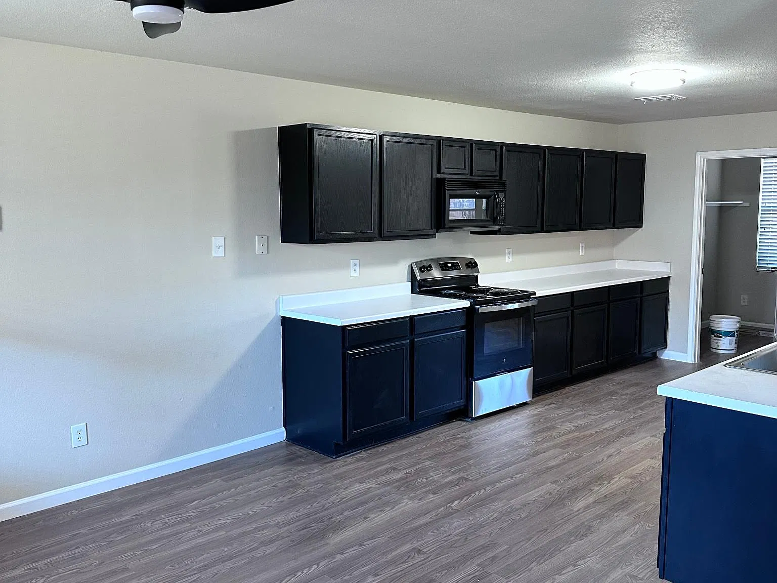 4 bed, 2.5 bath, 2436 sqft, $2,750 — Photo 2
