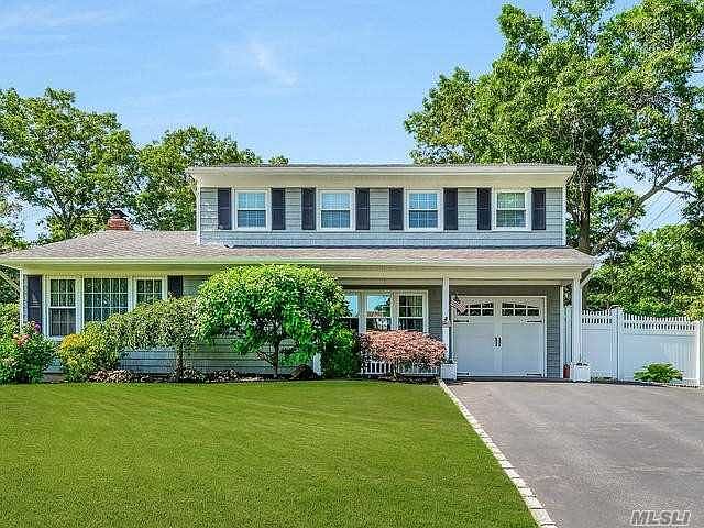 1st image of 10 Eliot Dr